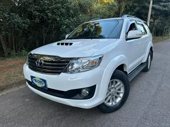 TOYOTA HILUX SW4 2014