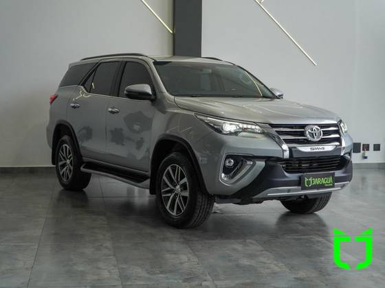 TOYOTA HILUX SW4 2020