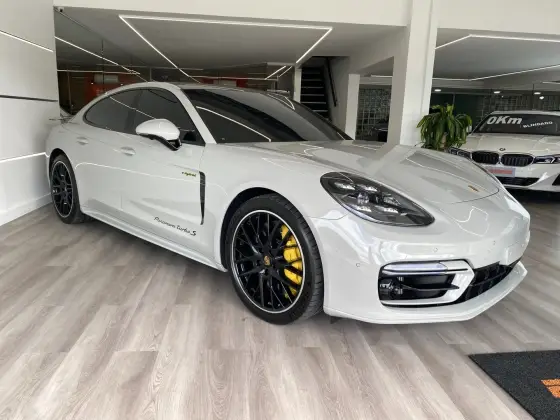 PORSCHE PANAMERA 2022