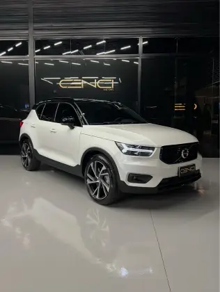 VOLVO XC40 2021