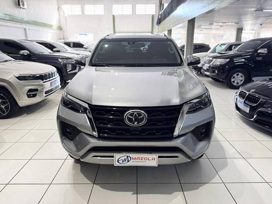 TOYOTA HILUX SW4 2021