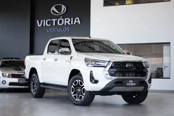 TOYOTA HILUX 2021