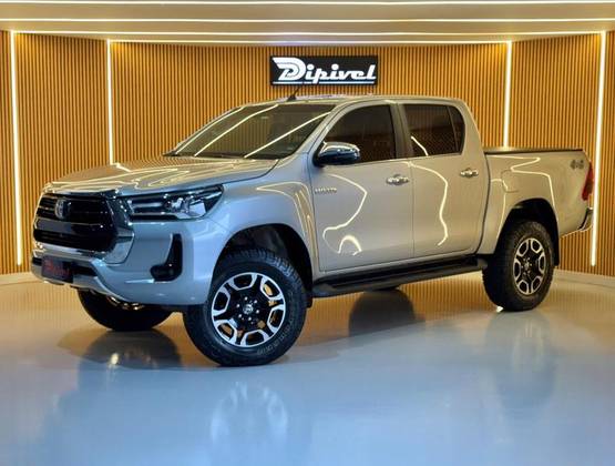 TOYOTA HILUX 2022