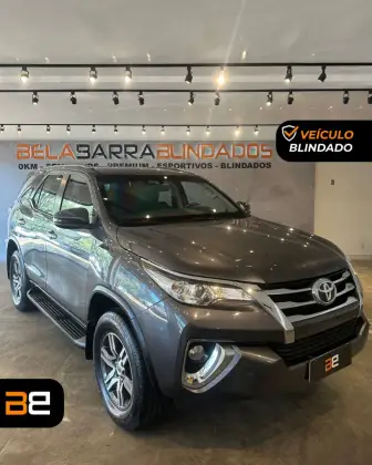 TOYOTA HILUX SW4 2019