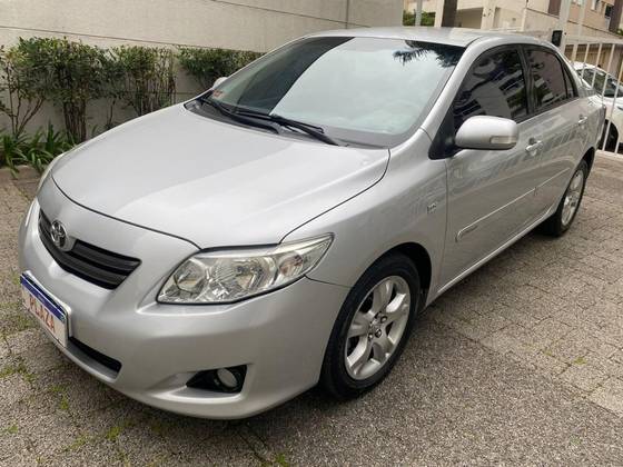 TOYOTA COROLLA 2010