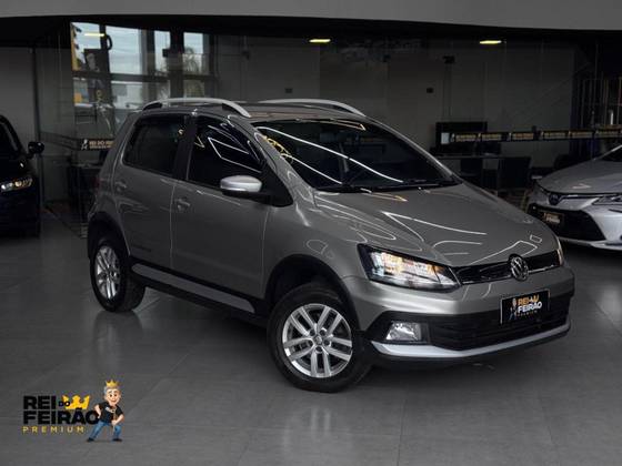 VOLKSWAGEN CROSSFOX 2016