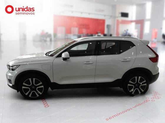 VOLVO XC40 2021