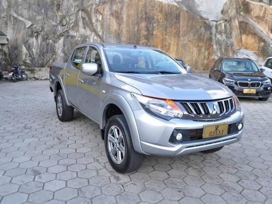 MITSUBISHI L200 TRITON 2023