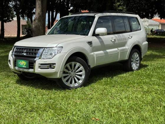 MITSUBISHI PAJERO 2017