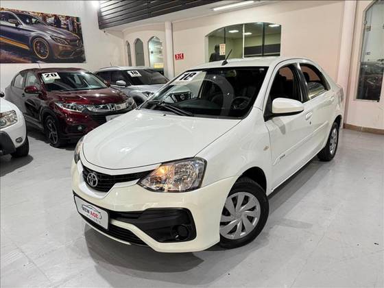 TOYOTA ETIOS 2018