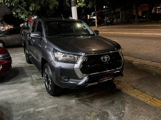 TOYOTA HILUX 2022