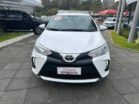 TOYOTA YARIS 2023