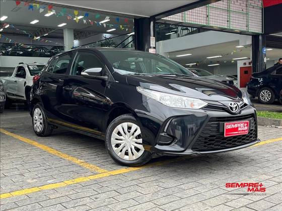 TOYOTA YARIS 2024