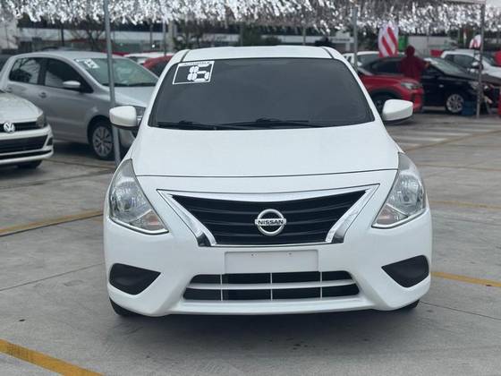 NISSAN VERSA 2016