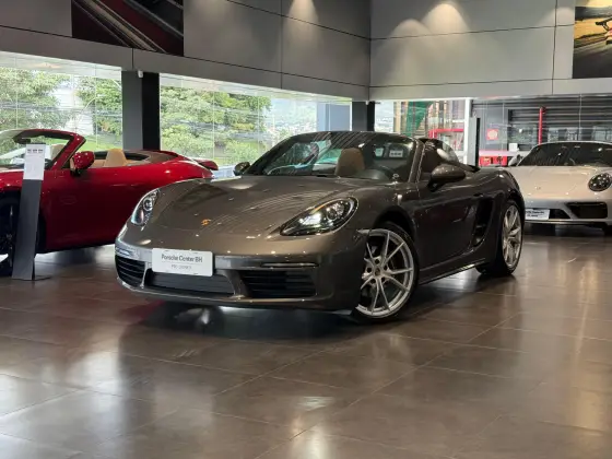 PORSCHE 718 2023
