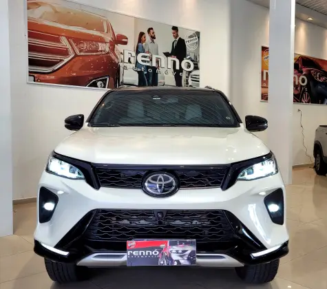 TOYOTA HILUX SW4 2022