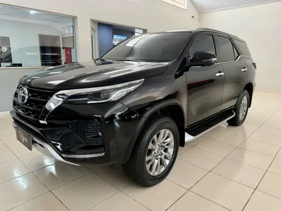 TOYOTA HILUX SW4 2022