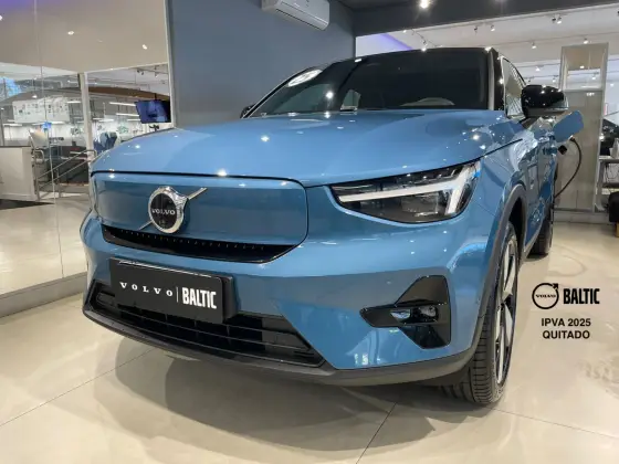 VOLVO EC40 2025