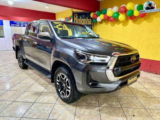 TOYOTA HILUX 2024