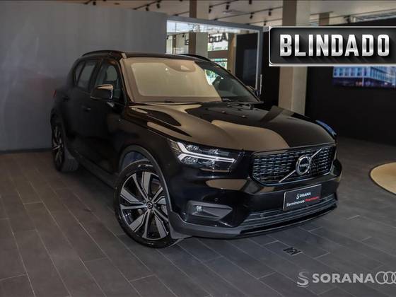 VOLVO XC40 2022