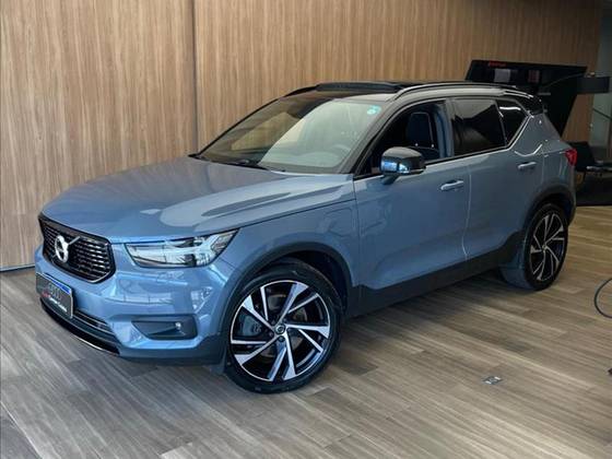 VOLVO XC40 2021