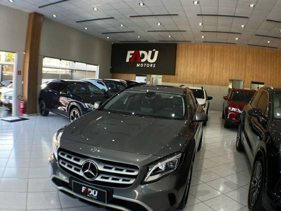 MERCEDES-BENZ GLA 200 2019