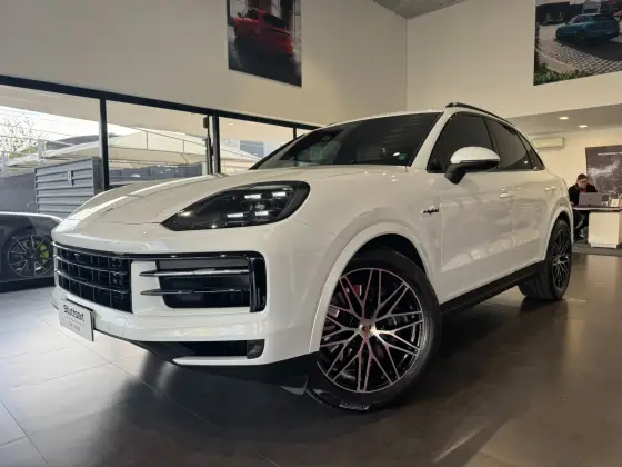 PORSCHE CAYENNE 2024