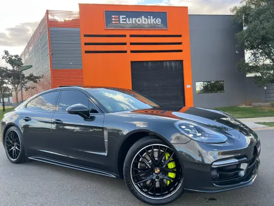 PORSCHE PANAMERA 2023