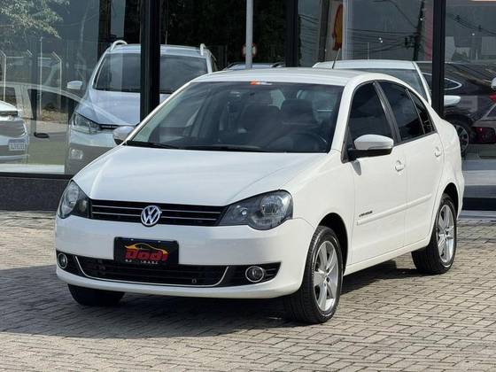 VOLKSWAGEN POLO SEDAN 2014