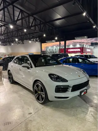 PORSCHE CAYENNE 2022