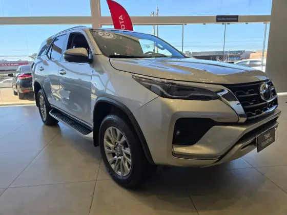 TOYOTA HILUX SW4 2022