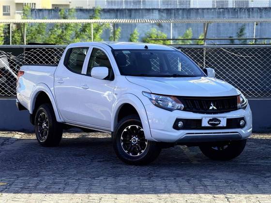 MITSUBISHI L200 TRITON 2023
