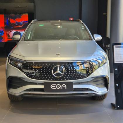 MERCEDES-BENZ EQA 250 2025
