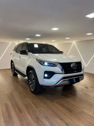 TOYOTA HILUX SW4 2022