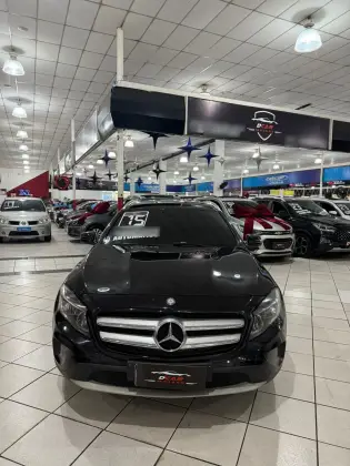 MERCEDES-BENZ GLA 200 2015