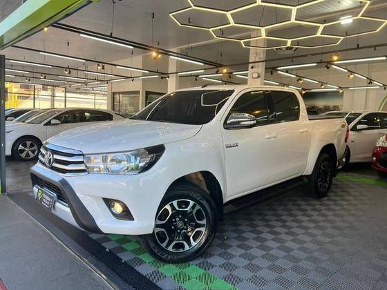 TOYOTA HILUX 2017