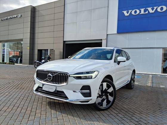 VOLVO XC60 2025