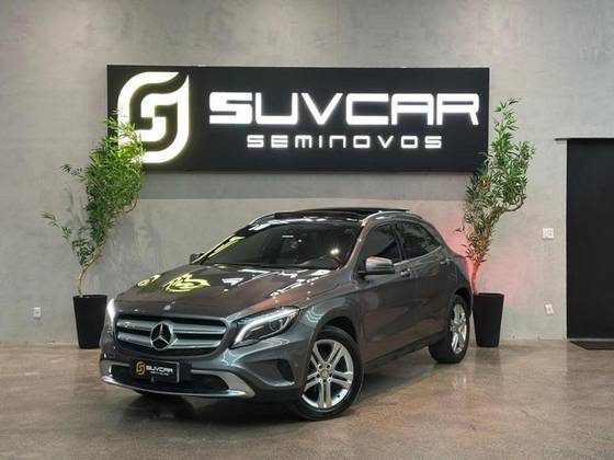 MERCEDES-BENZ GLA 200 2015