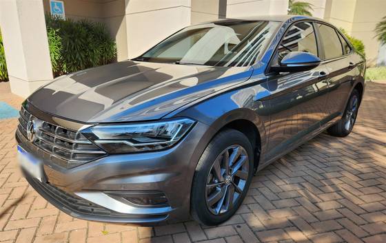 VOLKSWAGEN JETTA 2019