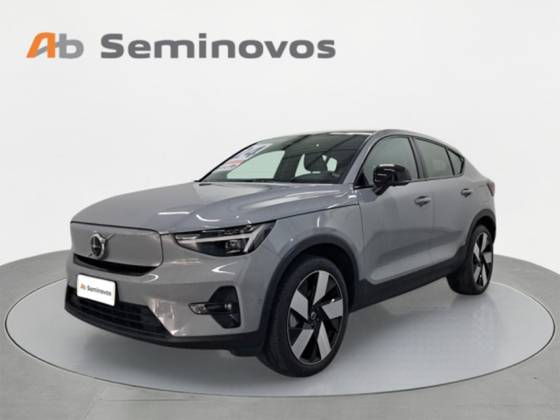 VOLVO C40 2024