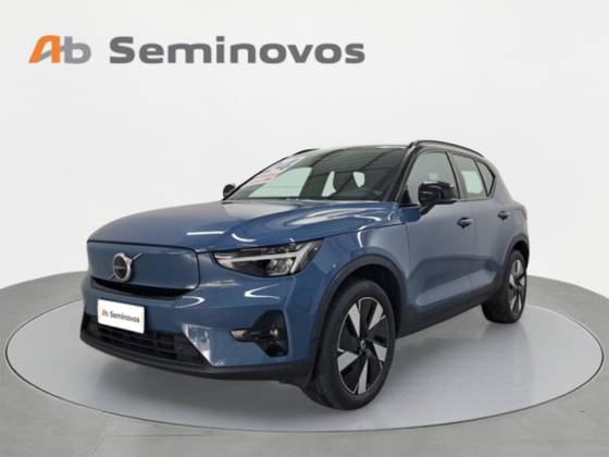 VOLVO XC40 2024