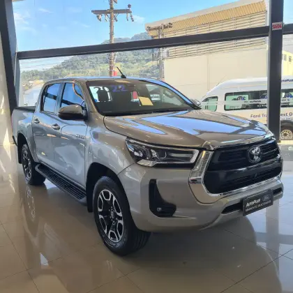 TOYOTA HILUX 2022