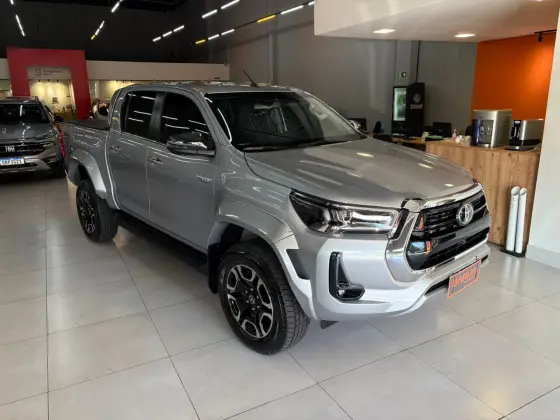 TOYOTA HILUX 2025