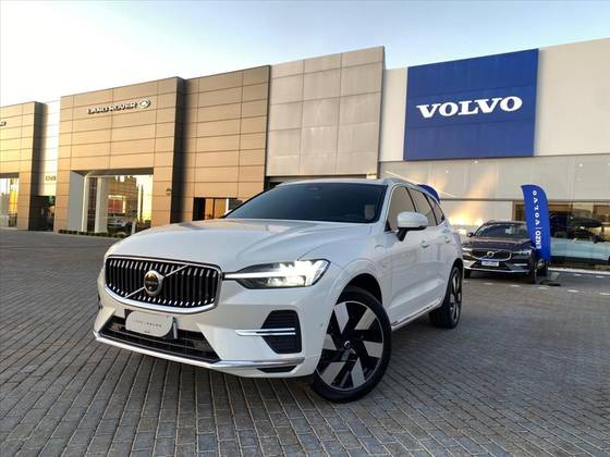 VOLVO XC60 2024