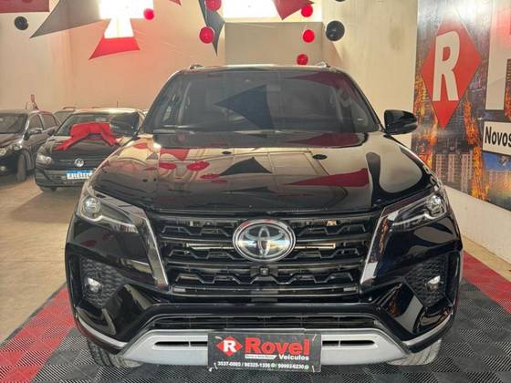 TOYOTA HILUX SW4 2022