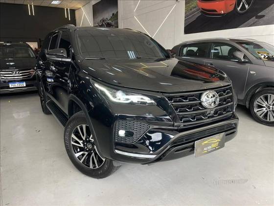 TOYOTA HILUX SW4 2022