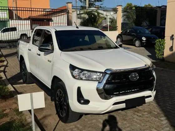 TOYOTA HILUX 2021