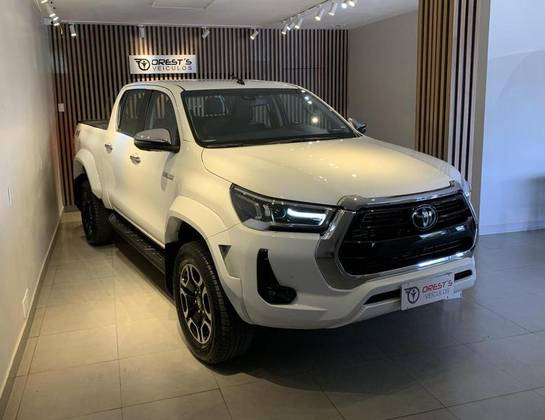 TOYOTA HILUX 2024