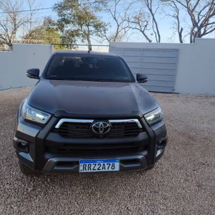 TOYOTA HILUX 2024