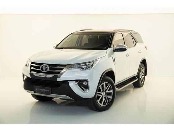 TOYOTA HILUX SW4 2019